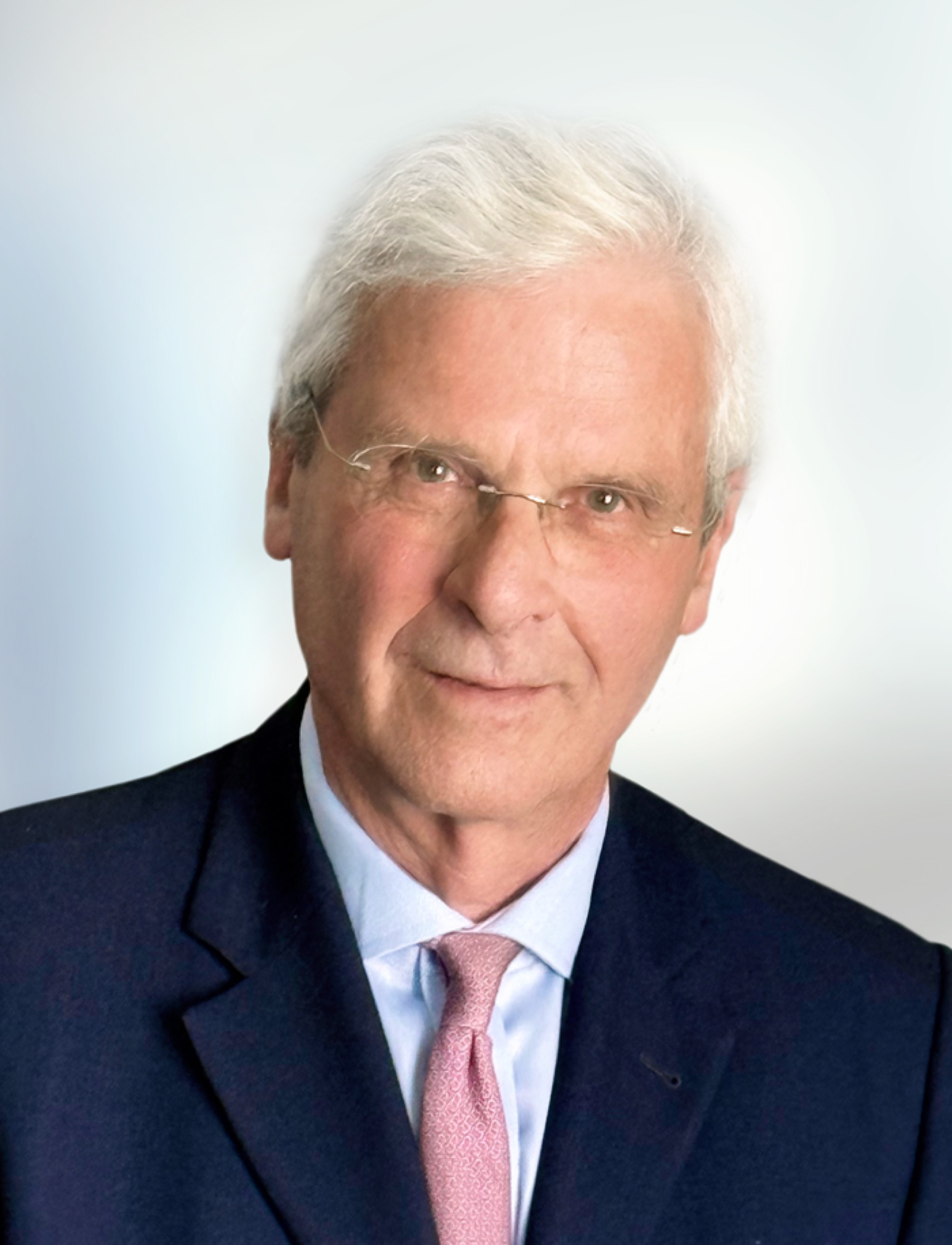 Lukas-Wolff_HG-Wolff-Rechtsanwaelte